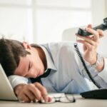 4 Warnsignale mit denen ihr Körper um mehr schlaf bettelt